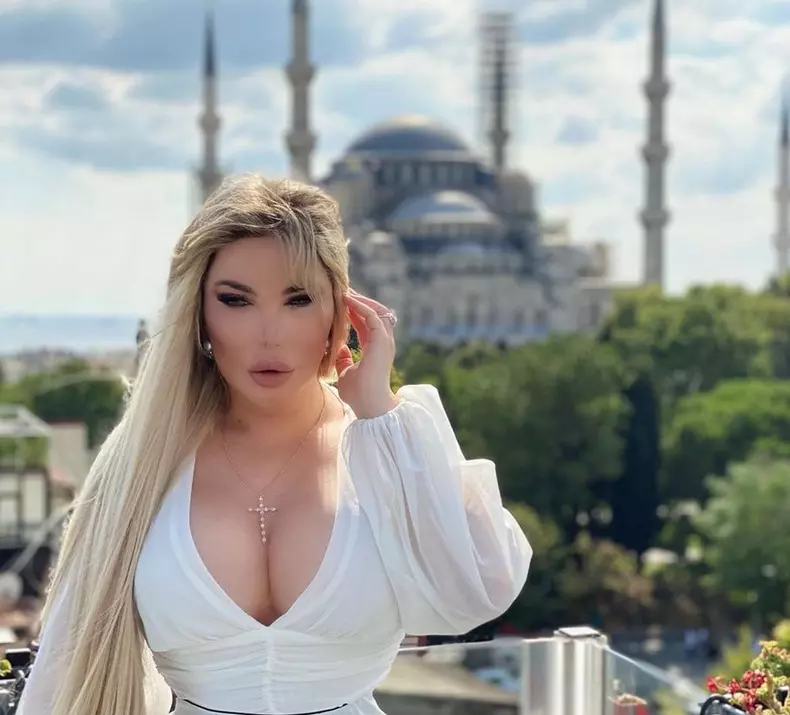 Jessica-Alves-papusa-Ken-1