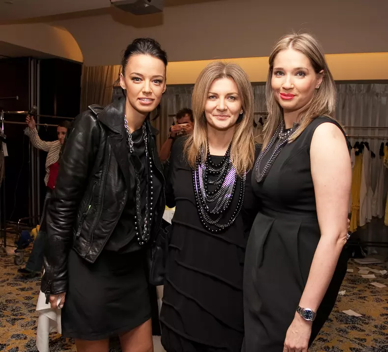 Andreea_Raicu__Irina_Schrotter_si_Ileana_Badiu_in_culise.jpg