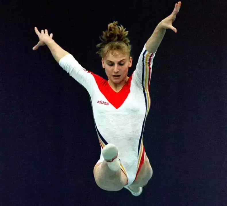 simona-amanar