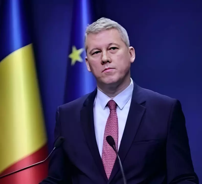 Cătălin Predoiu6