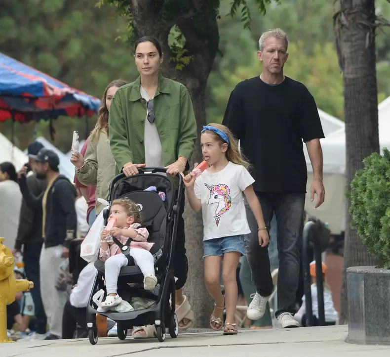 EXCLUSIVE: Gal Gadot and Husband Jaron Varsano Spotted on a Rare Outing as they Head to The Farmers Market in Los Angeles