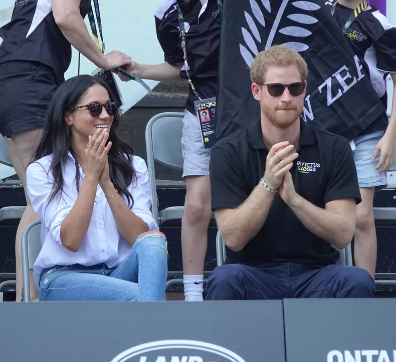 Prințul Harry și Meghan Markle s-au logodit