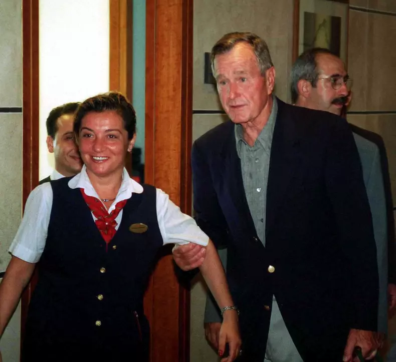George H W Bush a murit