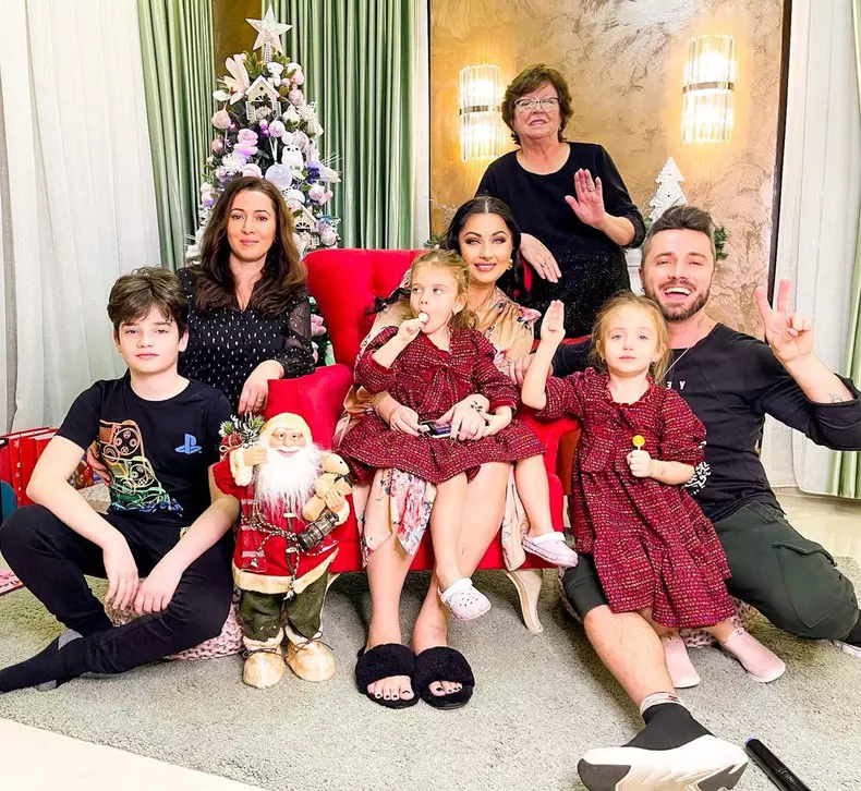 Vestea-data-de-Gabriela-Cristea-si-Tavi-Clonda-fanilor-la-inceput-de-an-8