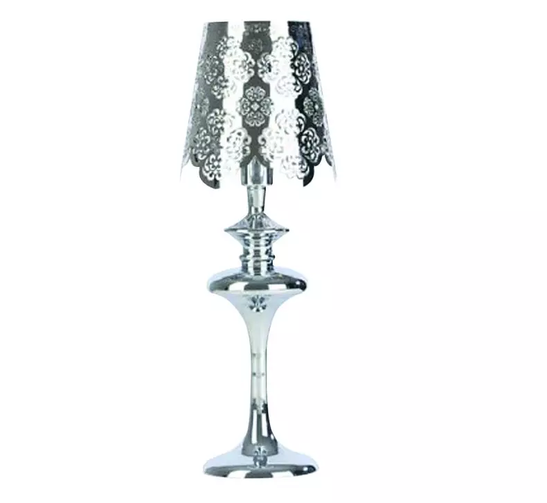 Lampă de masă, 336 lei, www. homeycomb. ro