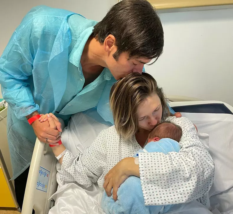 radu valcan adela popescu 215672639_363004225189177_4348853180536415856_n