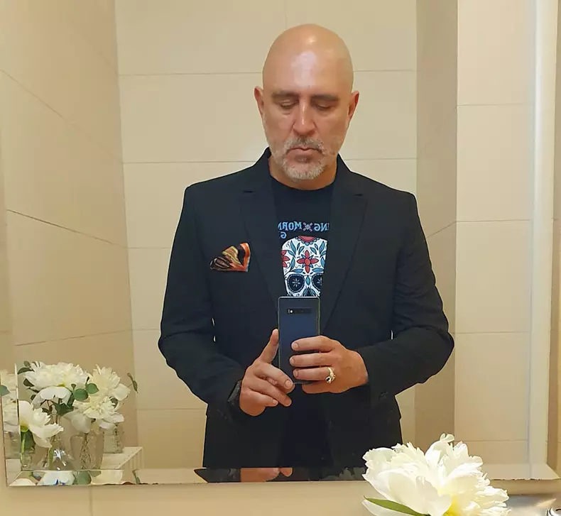 razvan exarhu selfie in oglinda
