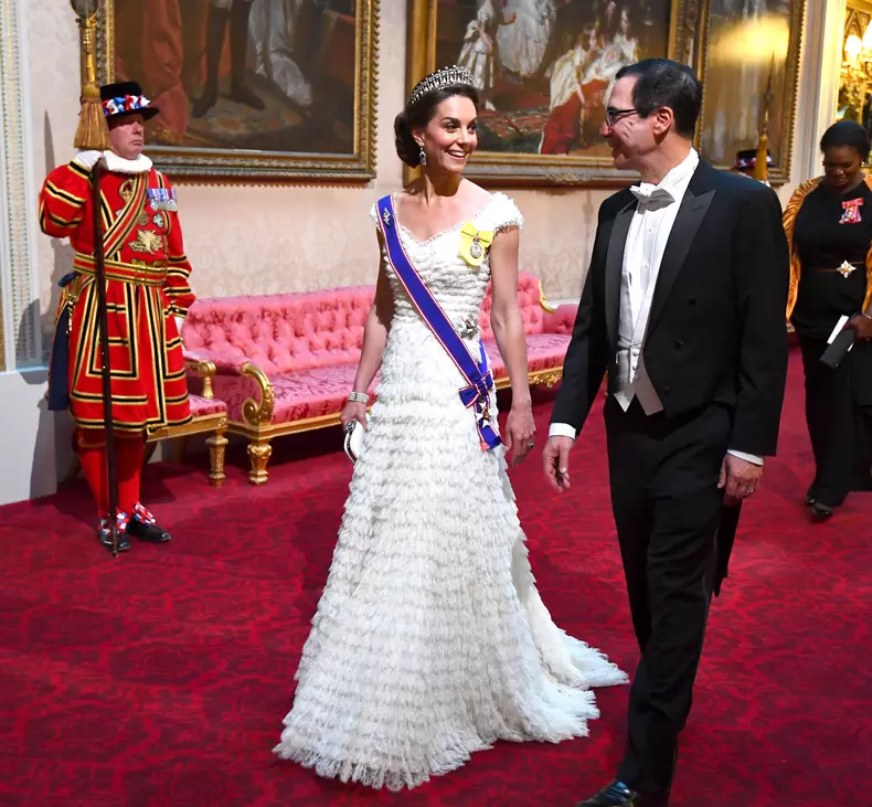 De ce toate doamnele au purtat rochii albe la banchetul organizat la Palatul Buckingham