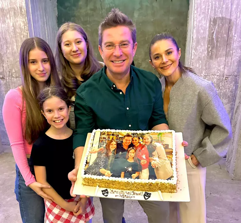 Bartos si familia