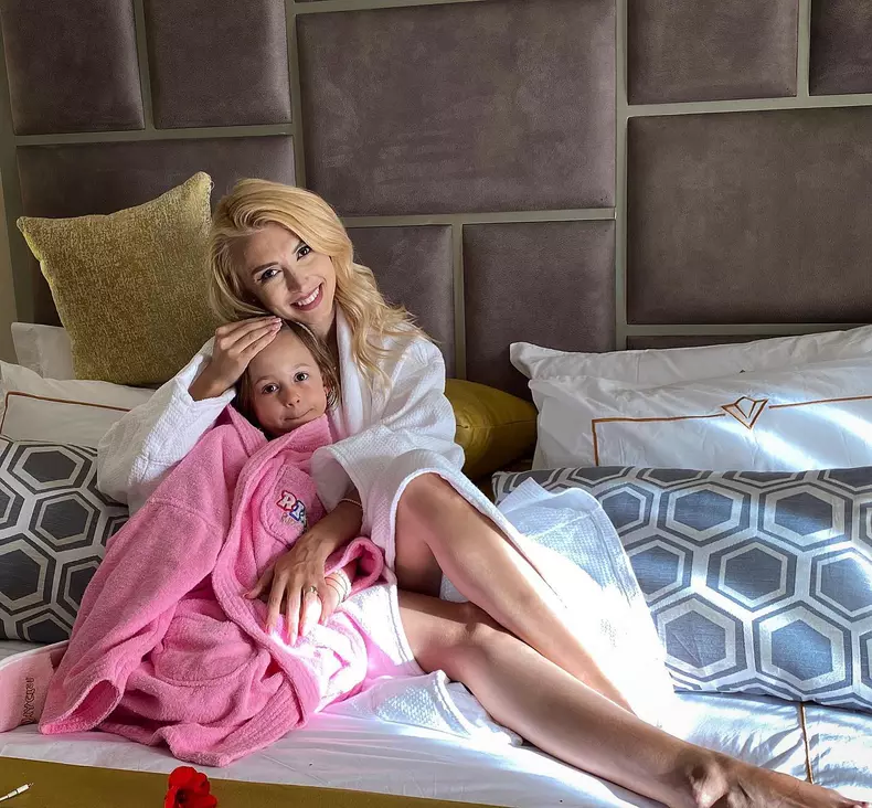 andreea-balan-viata-artist-mama-doi-copii-4