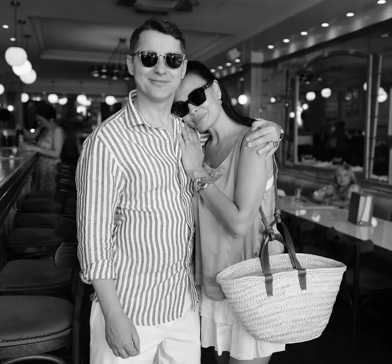 anca serea si adi sina alb-negru