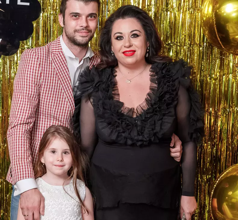 Oana Roman si familia ei