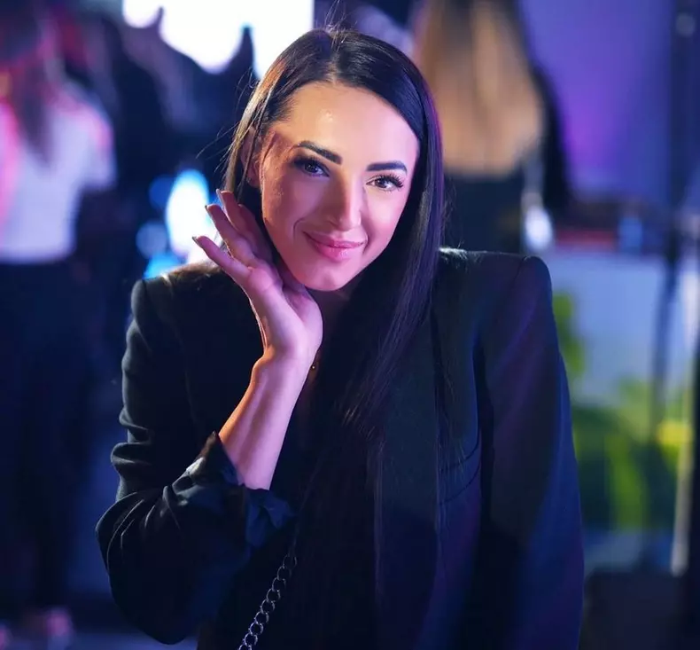 larisa-iordache-1