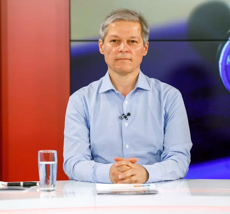 Dacian Cioloș interviu trotineta electrica foto Eli Driu 2
