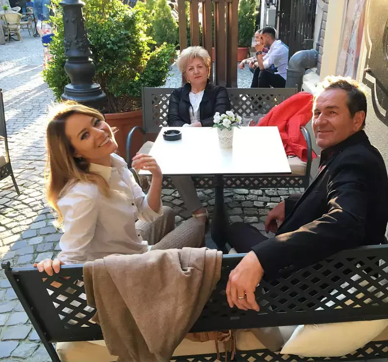 laura-cosoi-si-socrii-ei-parintii-lui-cosmin-curticapean-in-2016