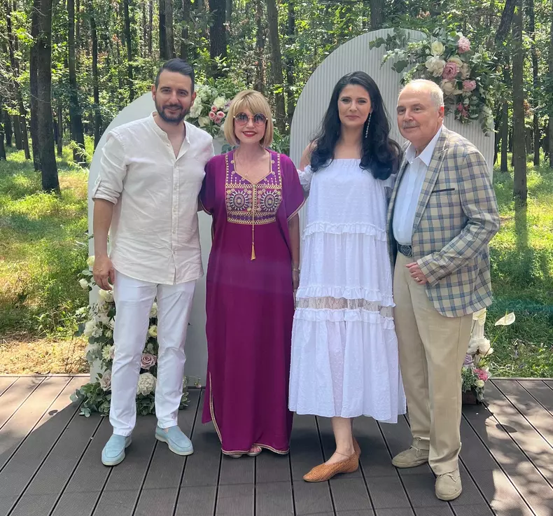 Marina Almășan și Eugen Cristea la botezul fetiței mici a cuplului format din Ramona Păuleanu și Adrian Cuculis (2)