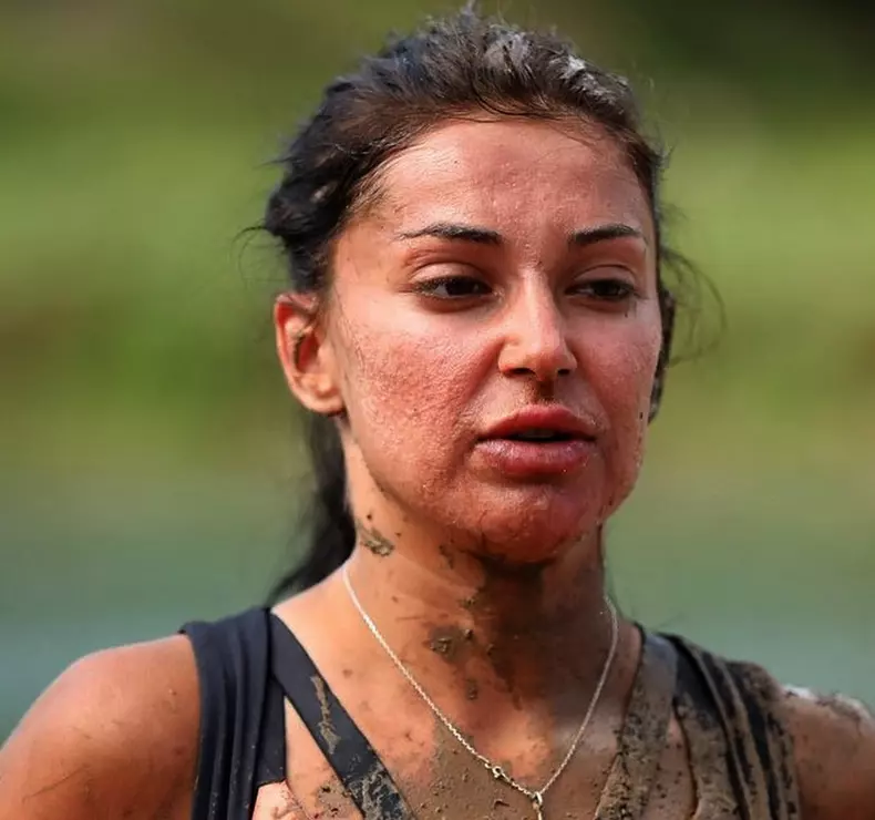 noua-idila-la-survivor.-cu-cine-si-a-petrecut-noaptea-elena-de-la-mandinga-2