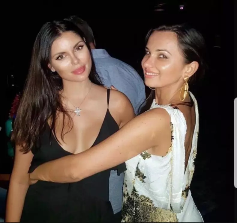Ileana Lazariuc se distrează în Dubai cu Mirela Stelea