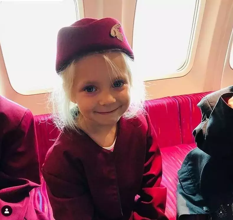 Cum-arata-familia-lui-Cosmin-Selesi9-Copy