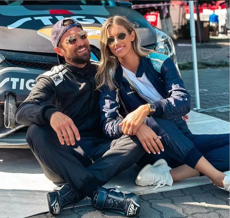 Gabriela Prisăcariu și Dani Oțil se căsătoresc religios în weekend. Prima imagine cu rochia de mireasă