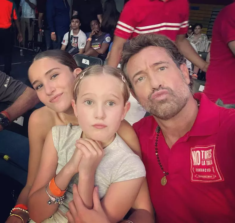 Cum arată fiicele lui Gabriel Soto  (2)
