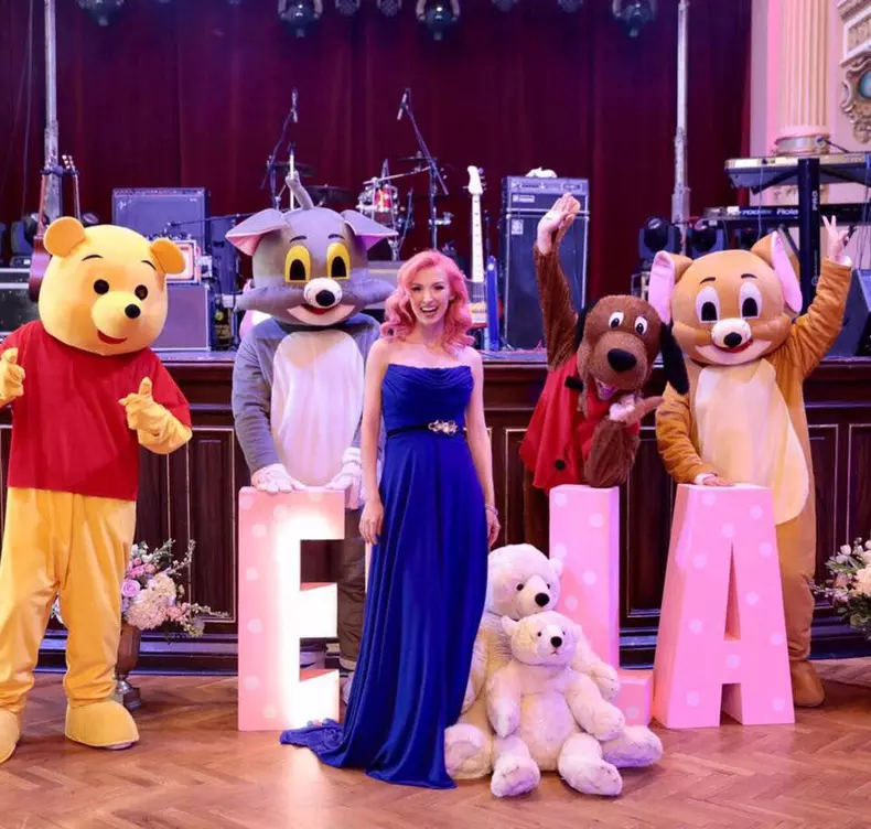 Andreea-Balan-si-a-botezat-fetita-6