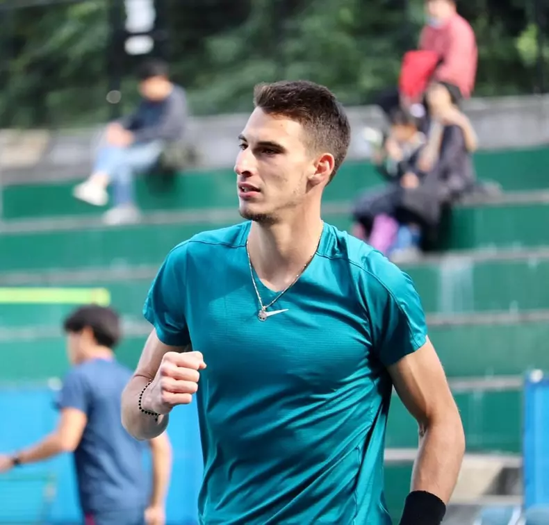 cornea tenis