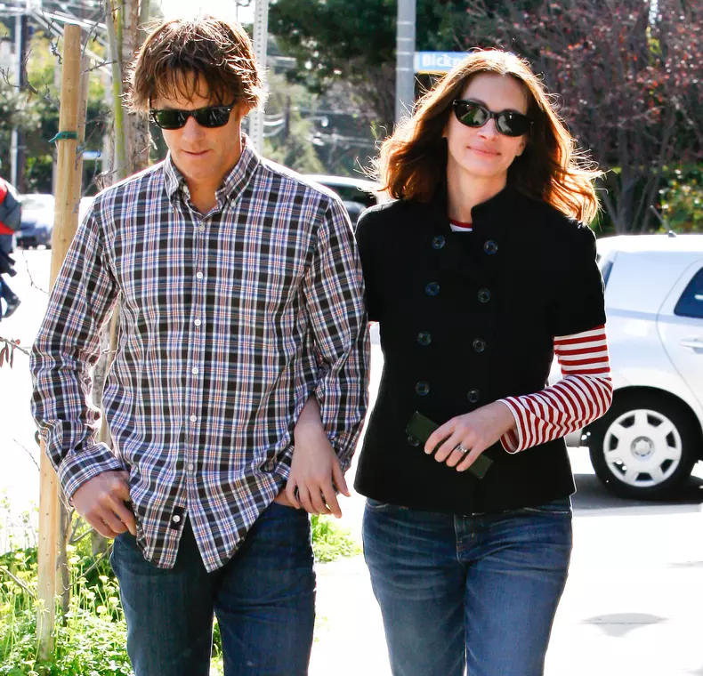 Julia Roberts and Danny Moder Running Errands in Santa Monica.