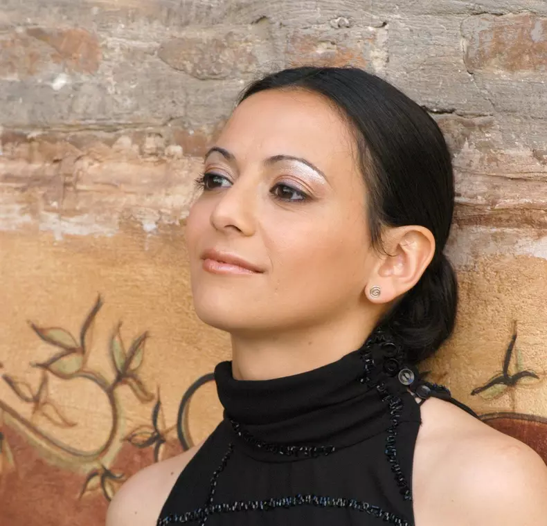 Analia-Selis-e1443097900492