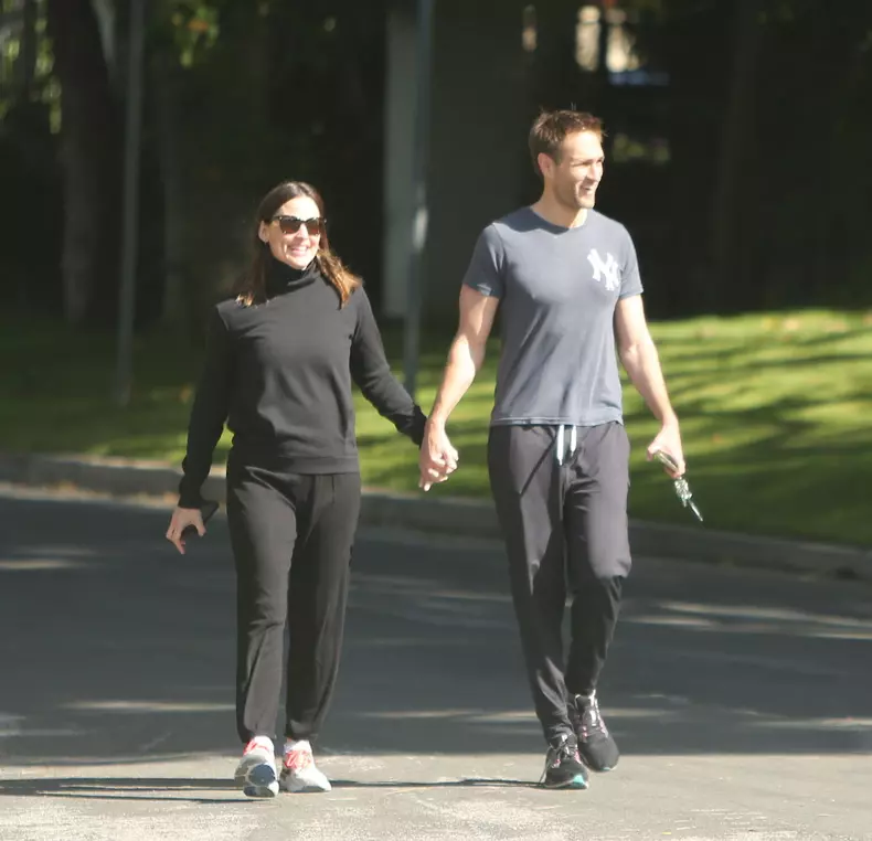 PREMIUM EXCLUSIVE Jennifer Garner and John Miller soon engaged!