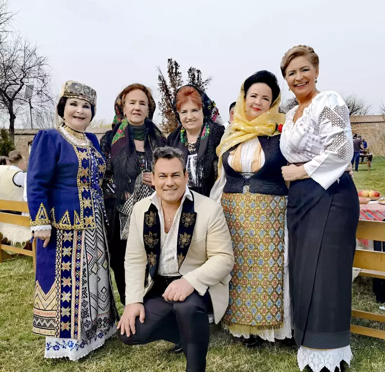 matilda-si-colegele-ei-de-scena