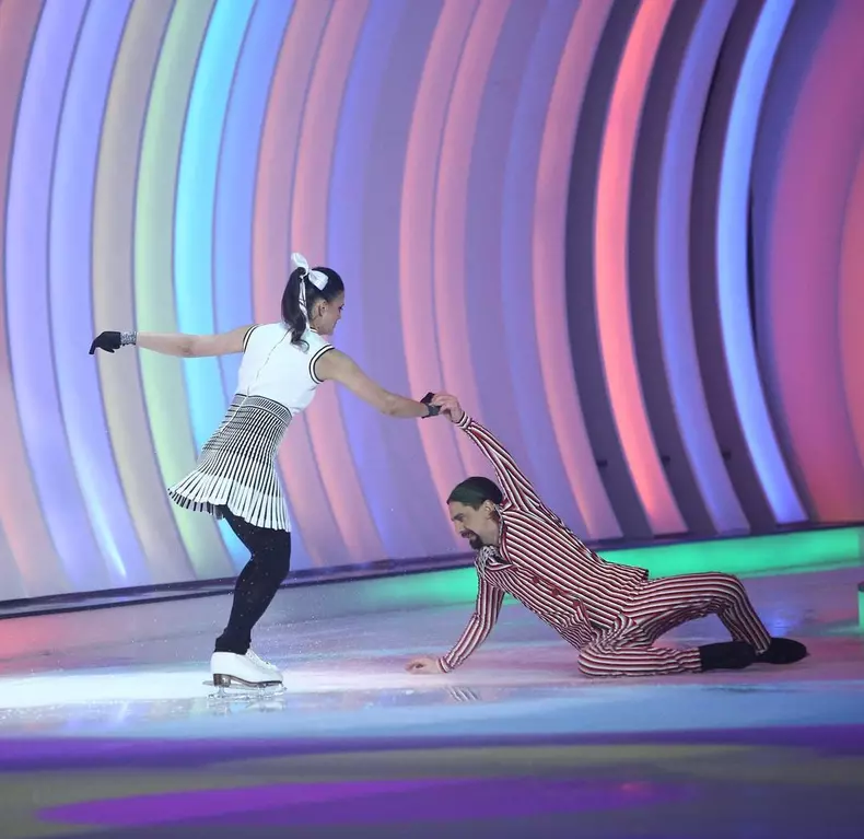Prin-ce-greutati-a-trecut-Cosmin-Natanticu-in-timpul-filmarilor-pentru-„Dancing-on-ice-3