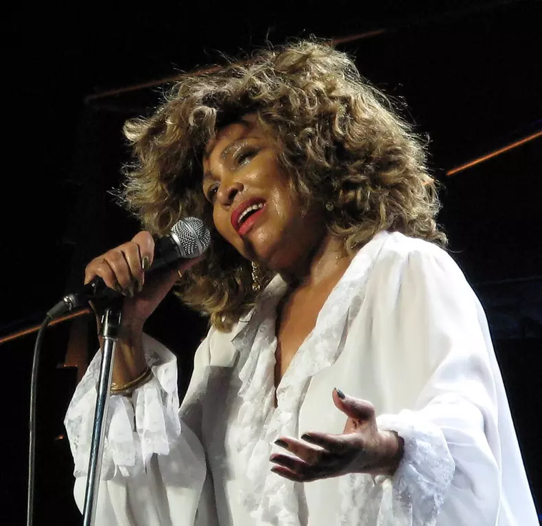 tina turner a murit