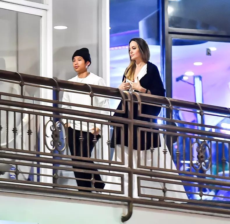 Angelina Jolie și fiul ei
