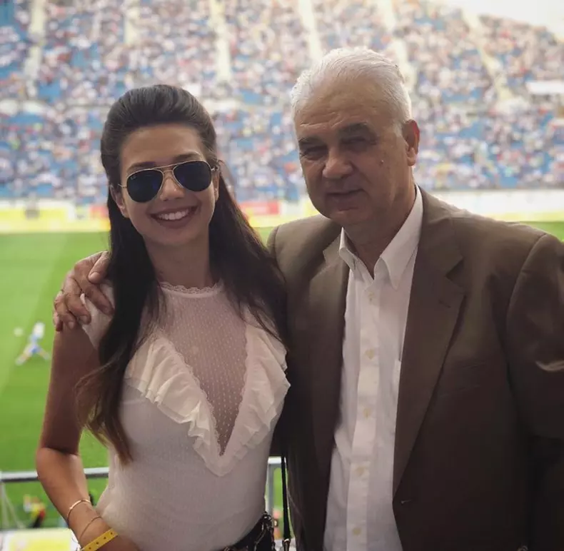 Maria Iordănescu și tatăl ei (1)