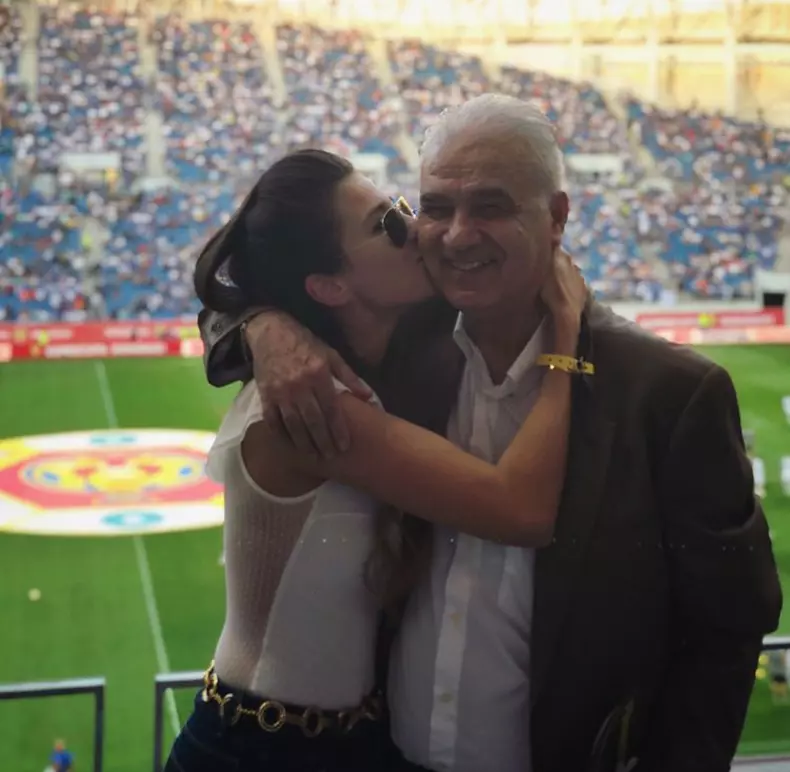 Maria Iordănescu și tatăl ei (2)