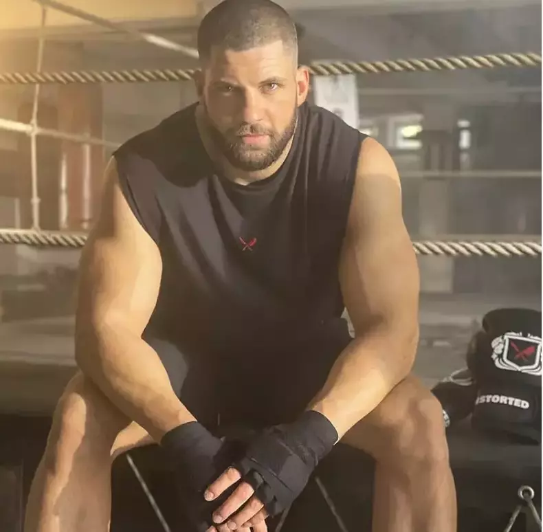 Cine-e-Florian-Munteanu-9