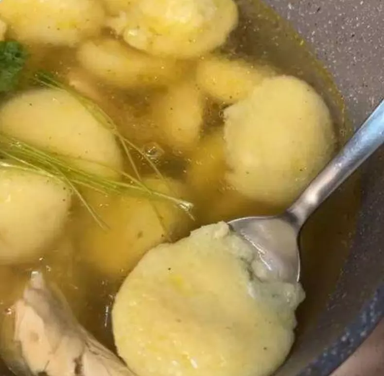 supa-galuste-Andreea-Banica