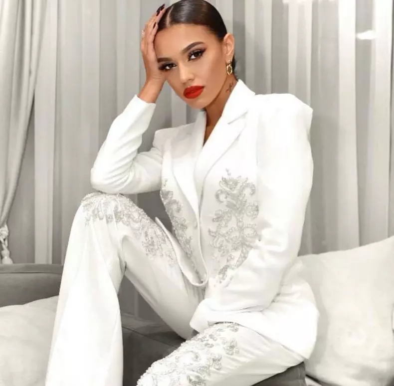 Karmen-prima-intervenție-estetică-3