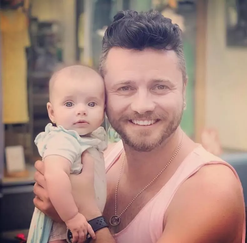 Tavi Clonda, un tătic fericit