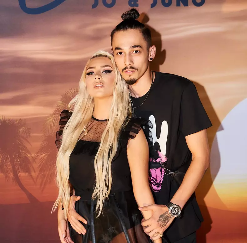 Jo-și-Juno-Asia-Express