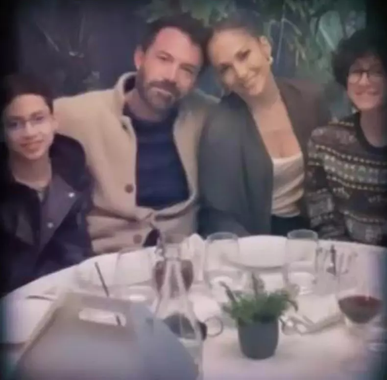 Jennifer Lopez writes "Happy birthday
