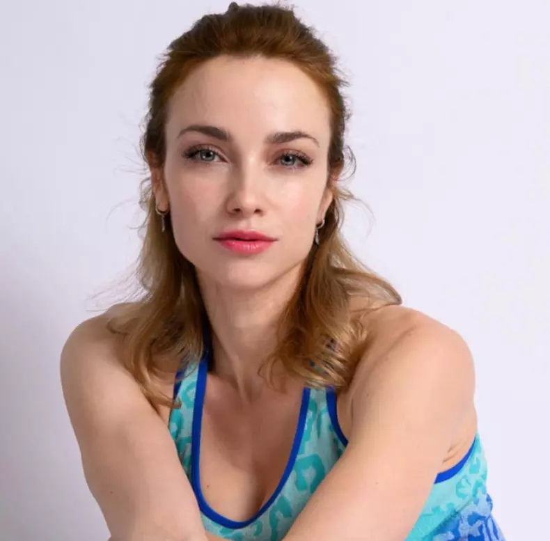 femeie-batuta-parc-16