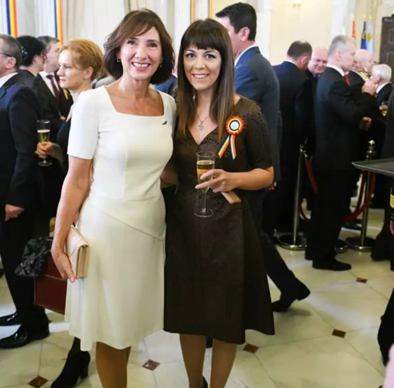 andreea-tincu-si-carmen-iohannis-1