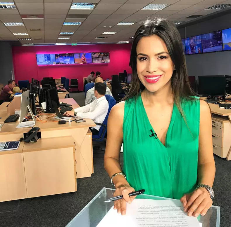 Alexandra Anastasescu prezintă noul sezon „Flash Monden”, la Prima TV