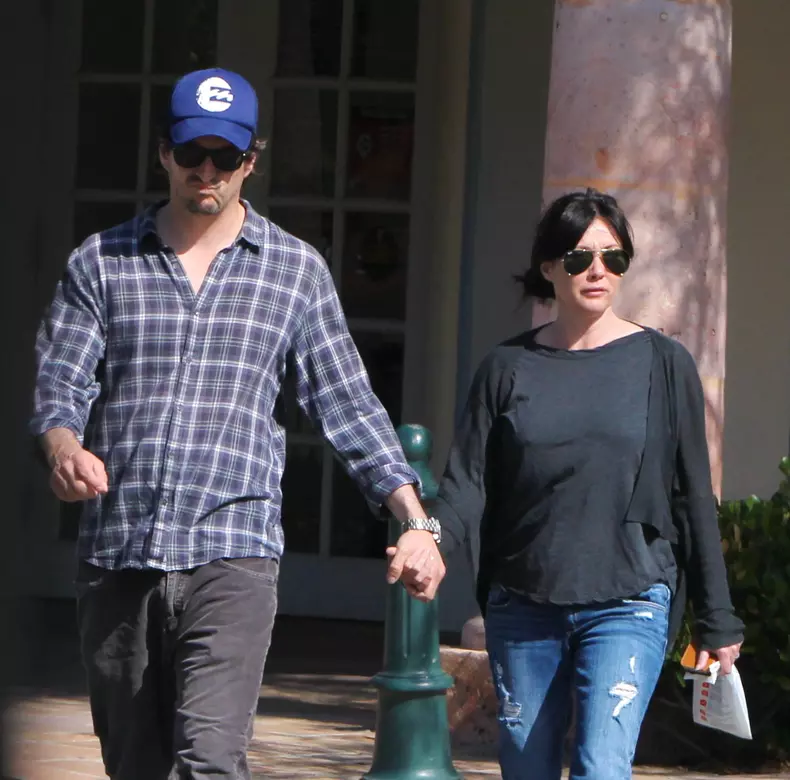 Shannen Doherty, care are cancer în stadiul 4, divorțează