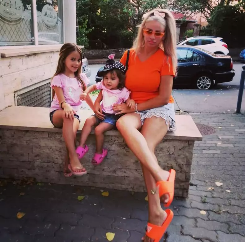 sanziana-buruiana-reactie-dupa-ce-s-a-zvonit-ca-divorteaza-10