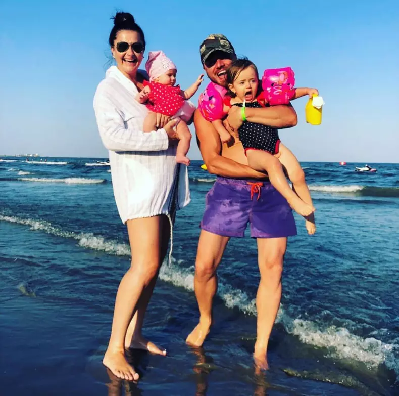 Gabriela Cristea şi Tavi Clonda au două fetiţe