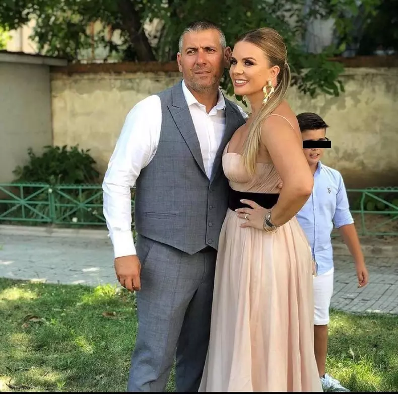 3454