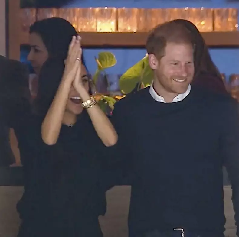 Le prince Harry, duc de Sussex et Meghan Markle, duchesse de Sussex, assistent au match de hockey des Canucks de Vancouver